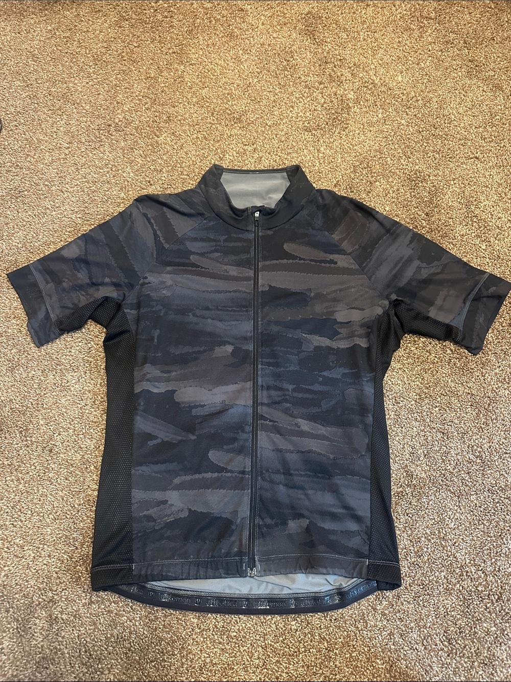 Lululemon Black Camo Short-Sleeve Cycling Jersey